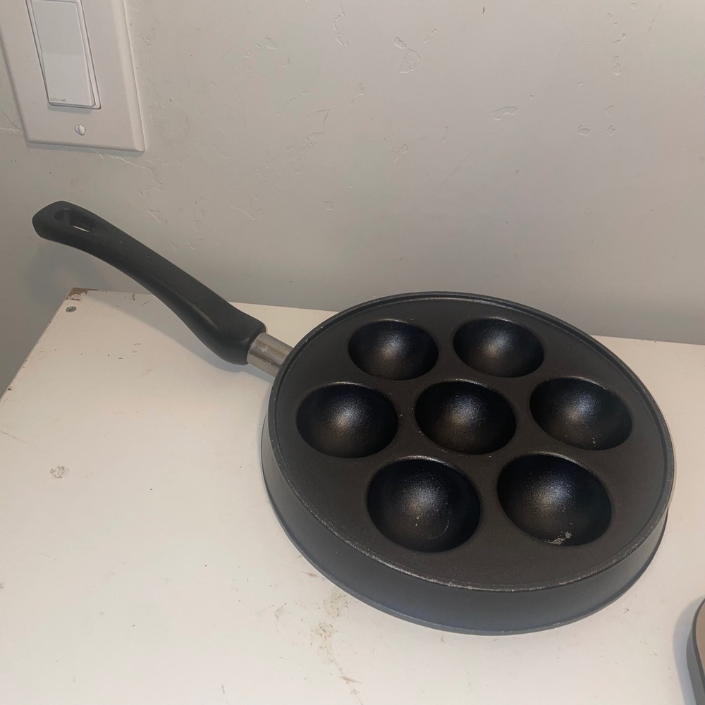 Nordic Ware Danish Ebelskiver Pan Cast Aluminum 7-Hole Stovetop Maker 01700 USA